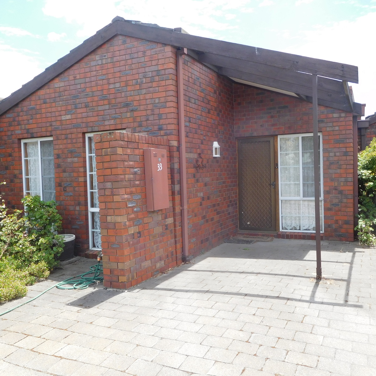 2 / 33 Dooen Road, Horsham