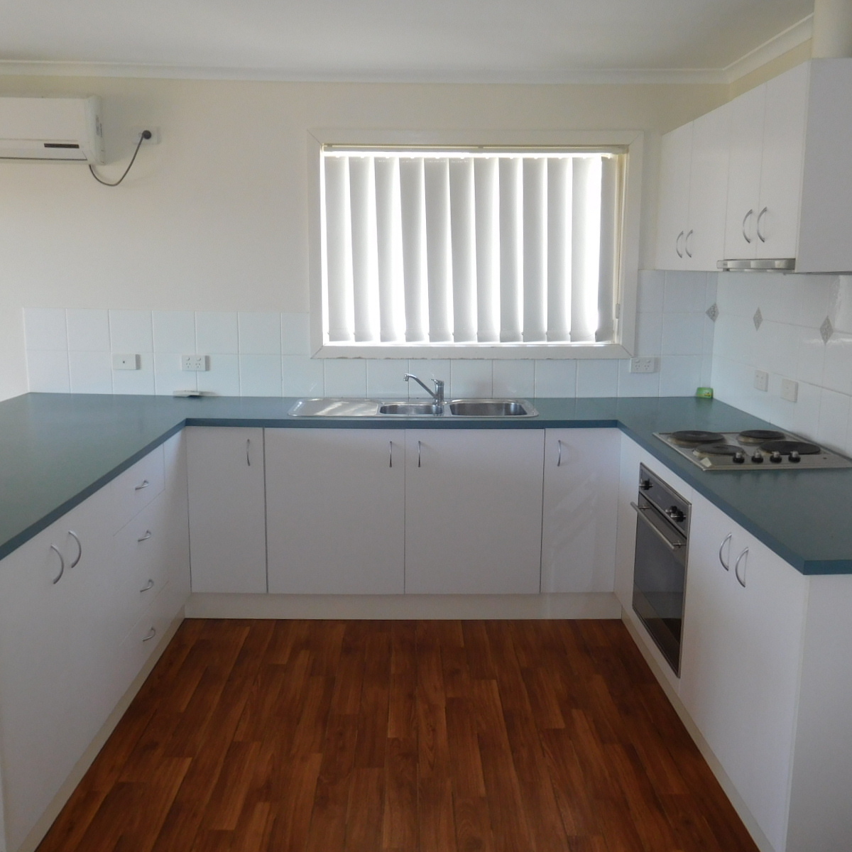 1 / 26 Philip Street, Horsham