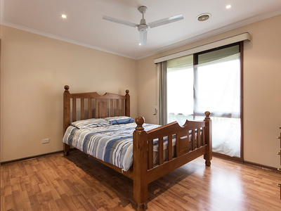 57 Meredith Crescent, Hampton Park