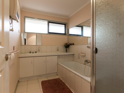 57 Meredith Crescent, Hampton Park