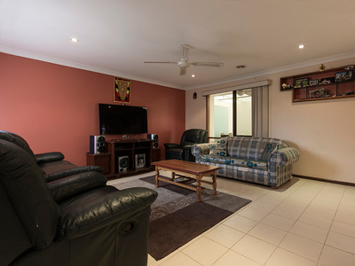 57 Meredith Crescent, Hampton Park