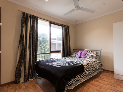 57 Meredith Crescent, Hampton Park