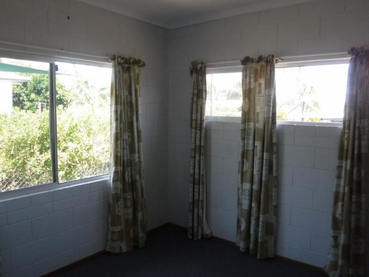 1 / 10 Tumbare st, Atherton
