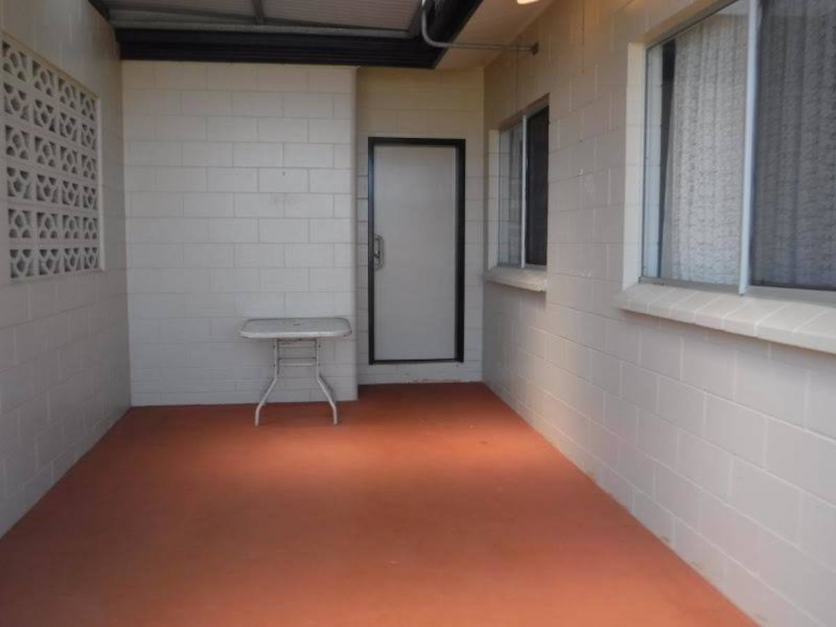 1 / 10 Tumbare st, Atherton