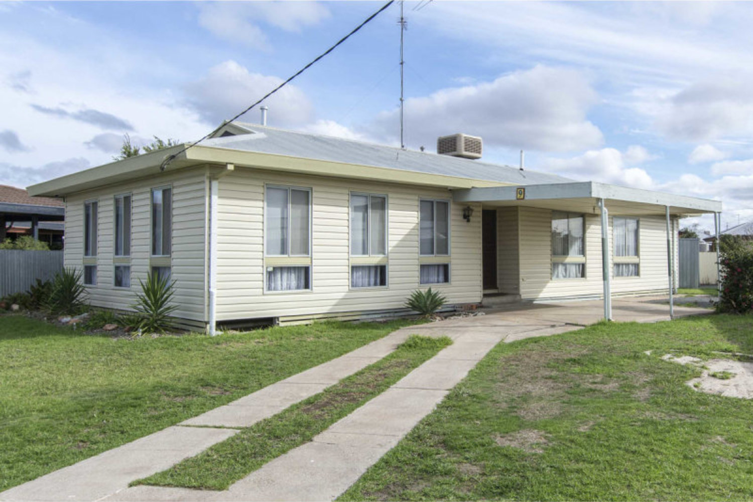 9 Queen Street, Horsham