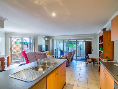 40 / 1 Ibis Boulevard, Eli Waters