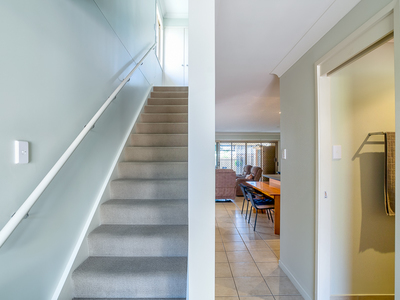 40 / 1 Ibis Boulevard, Eli Waters
