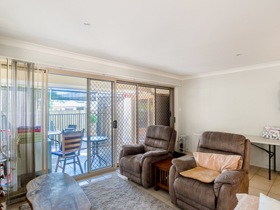 40 / 1 Ibis Boulevard, Eli Waters