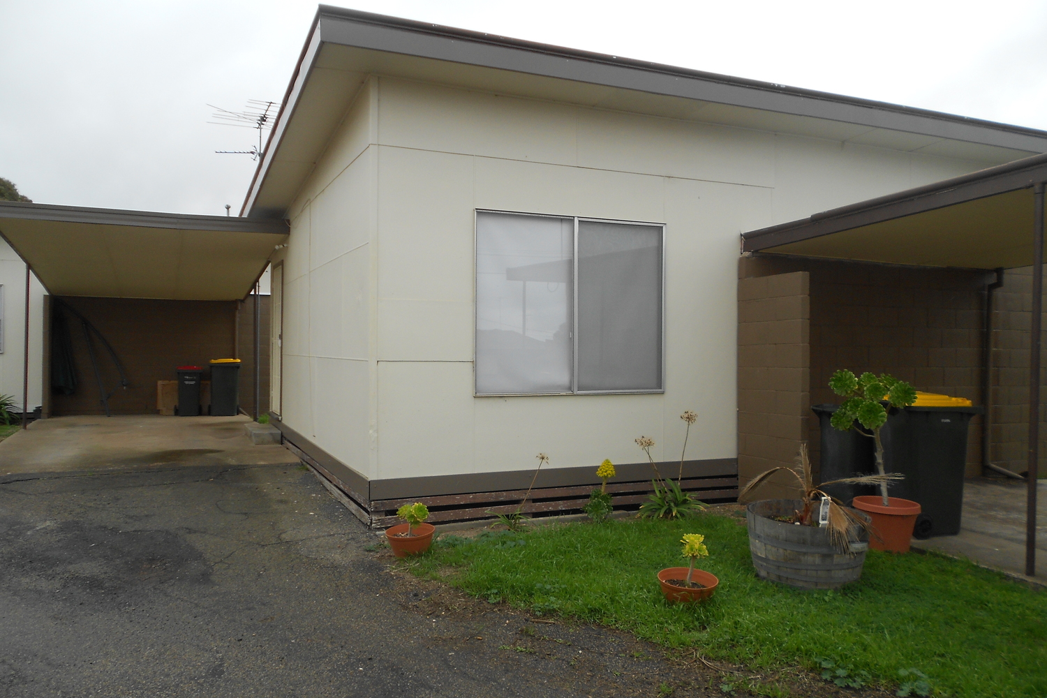 2 / 9 Burgess Street, Horsham