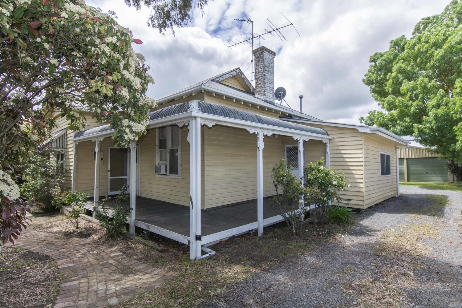 28 Albert Street , Horsham
