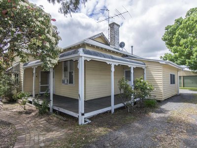 28 Albert Street , Horsham