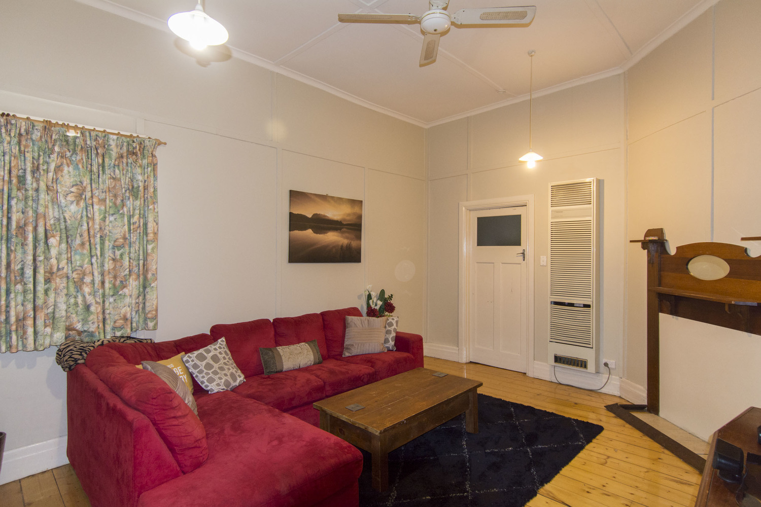 28 Albert Street , Horsham