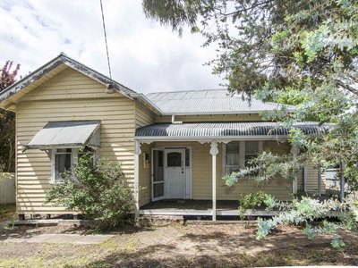 28 Albert Street , Horsham