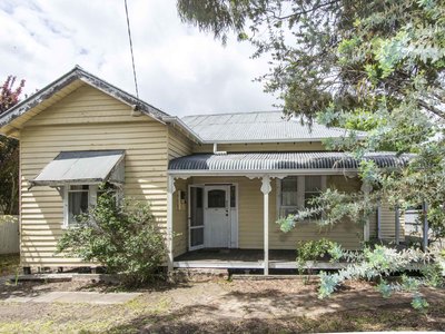 28 Albert Street , Horsham