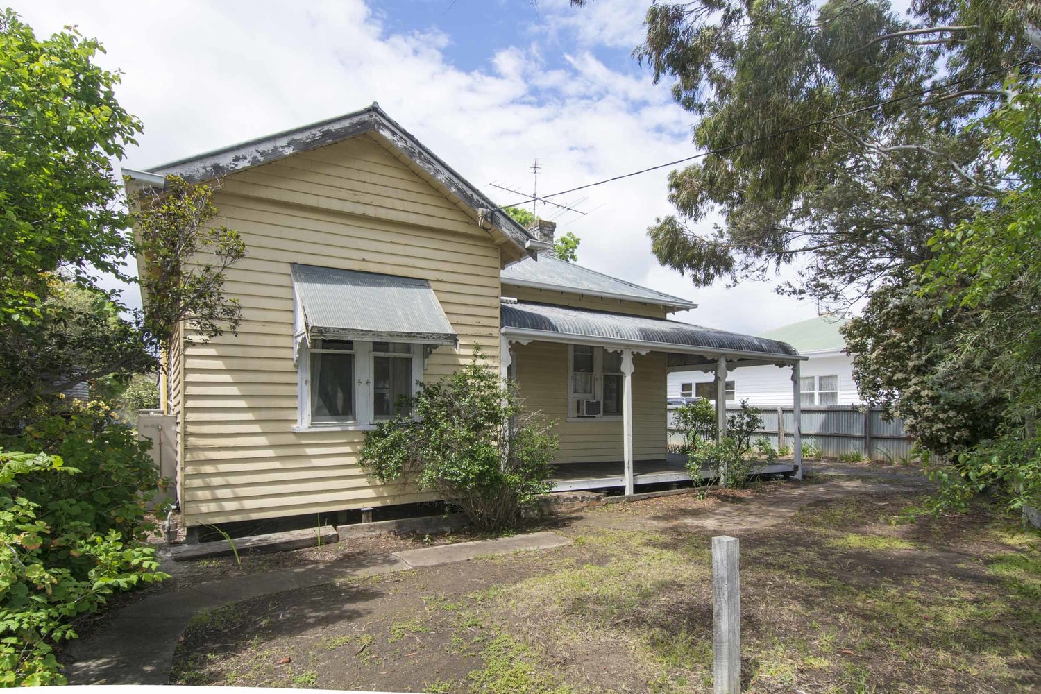 28 Albert Street , Horsham