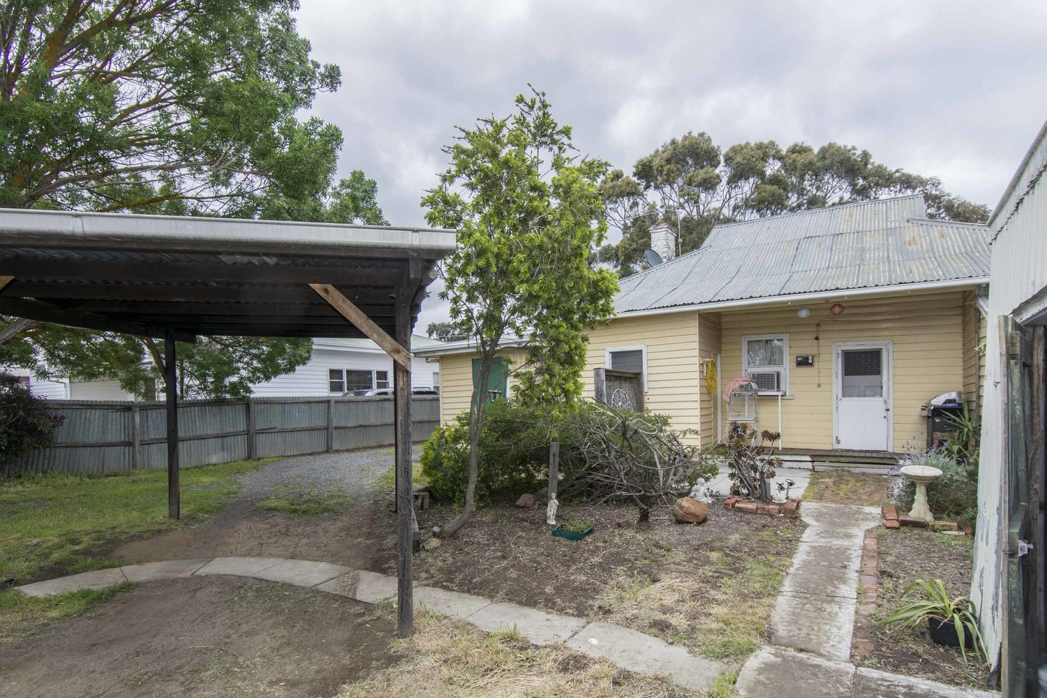 28 Albert Street , Horsham