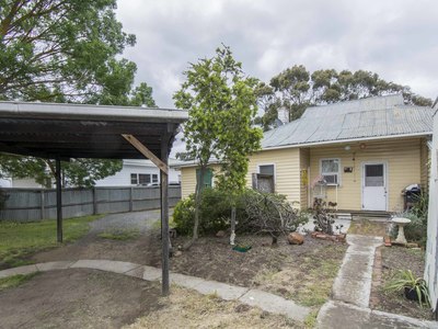 28 Albert Street , Horsham