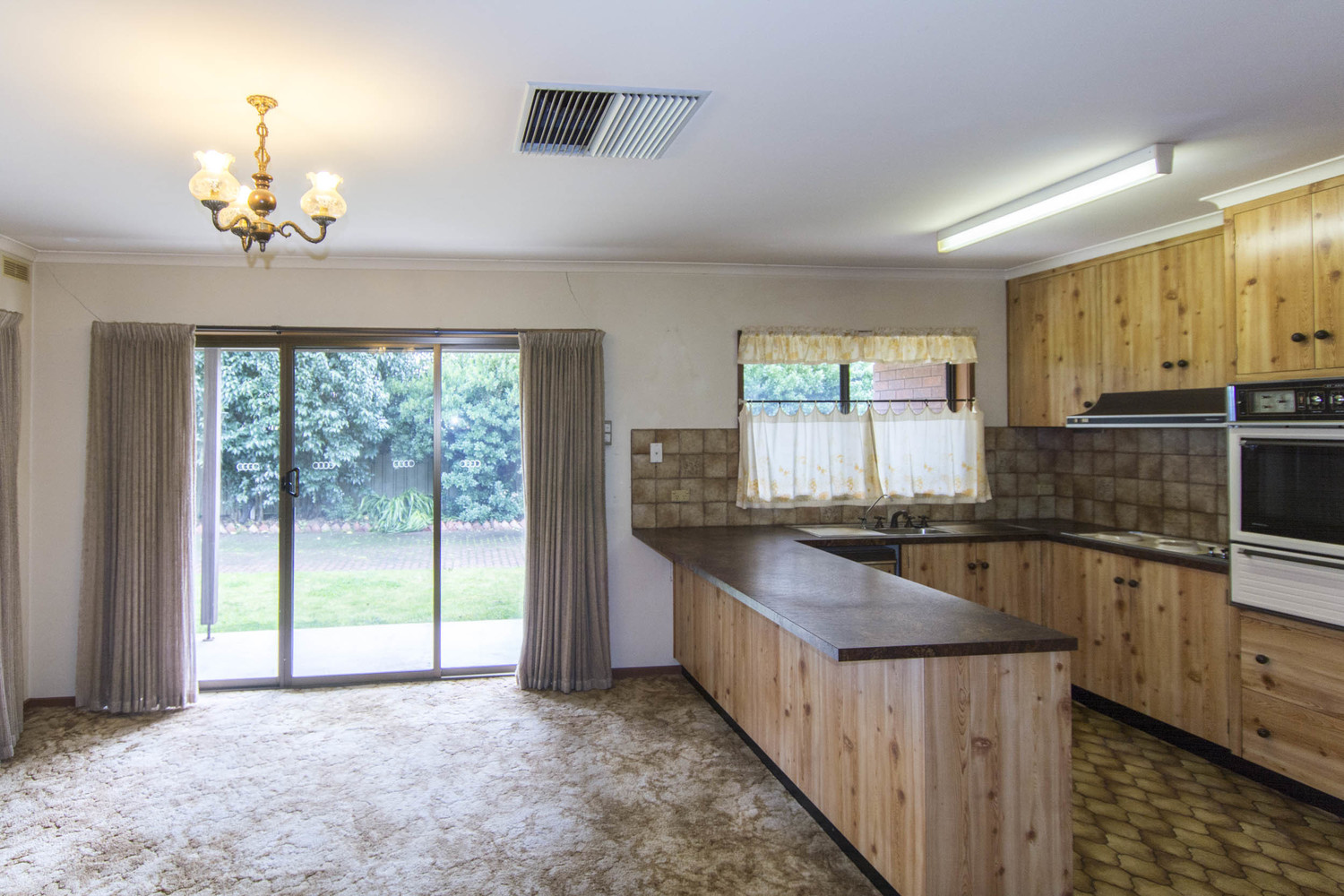 15 James Street, Horsham
