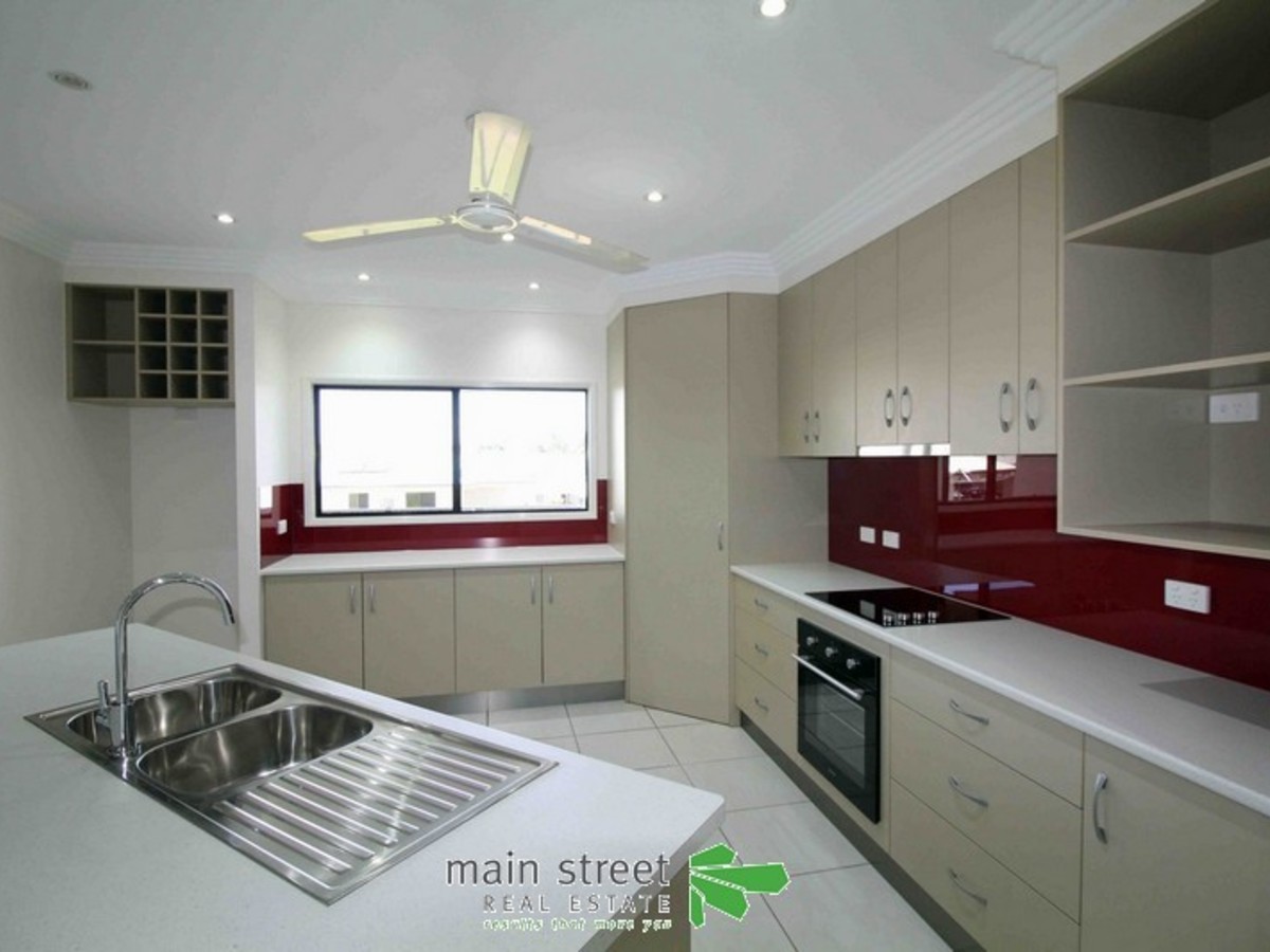81 Loder Street, Atherton