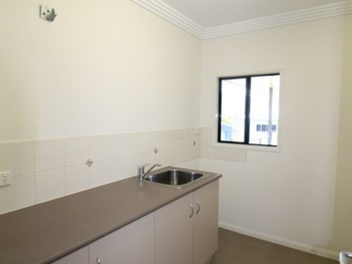 81 Loder Street, Atherton