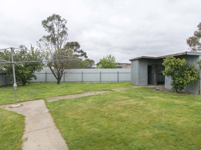 50 Williams Road, Horsham