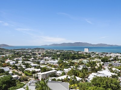 17 Hillside Crescent, Townsville City