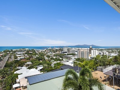 17 Hillside Crescent, Townsville City