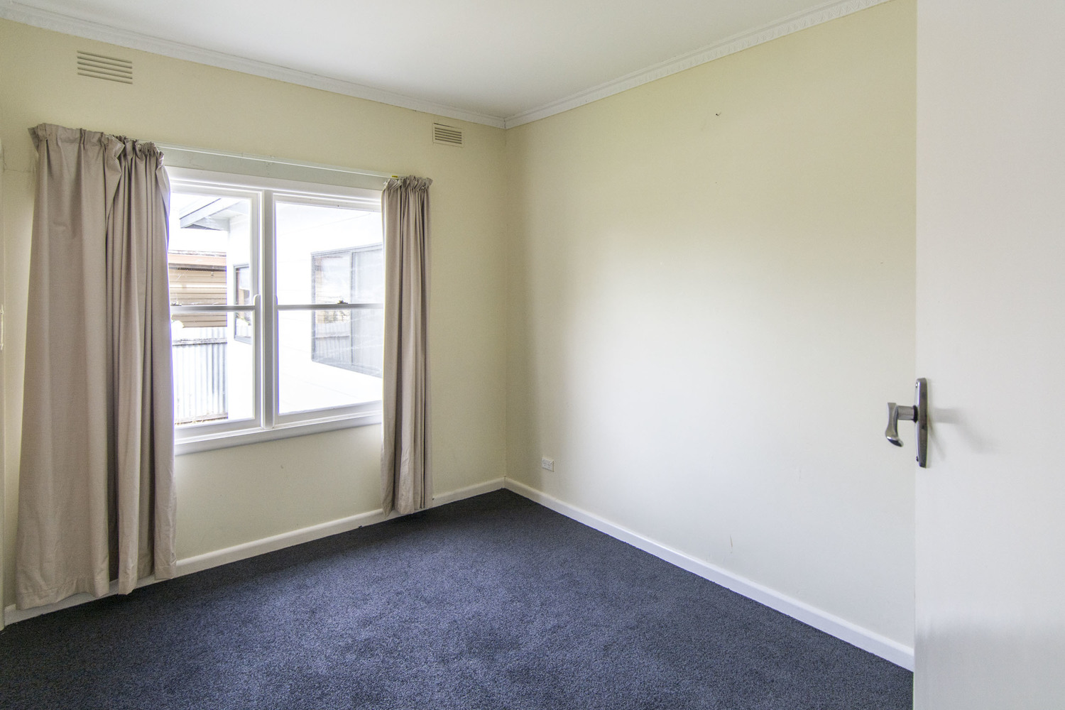 50 Williams Road, Horsham
