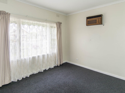 50 Williams Road, Horsham