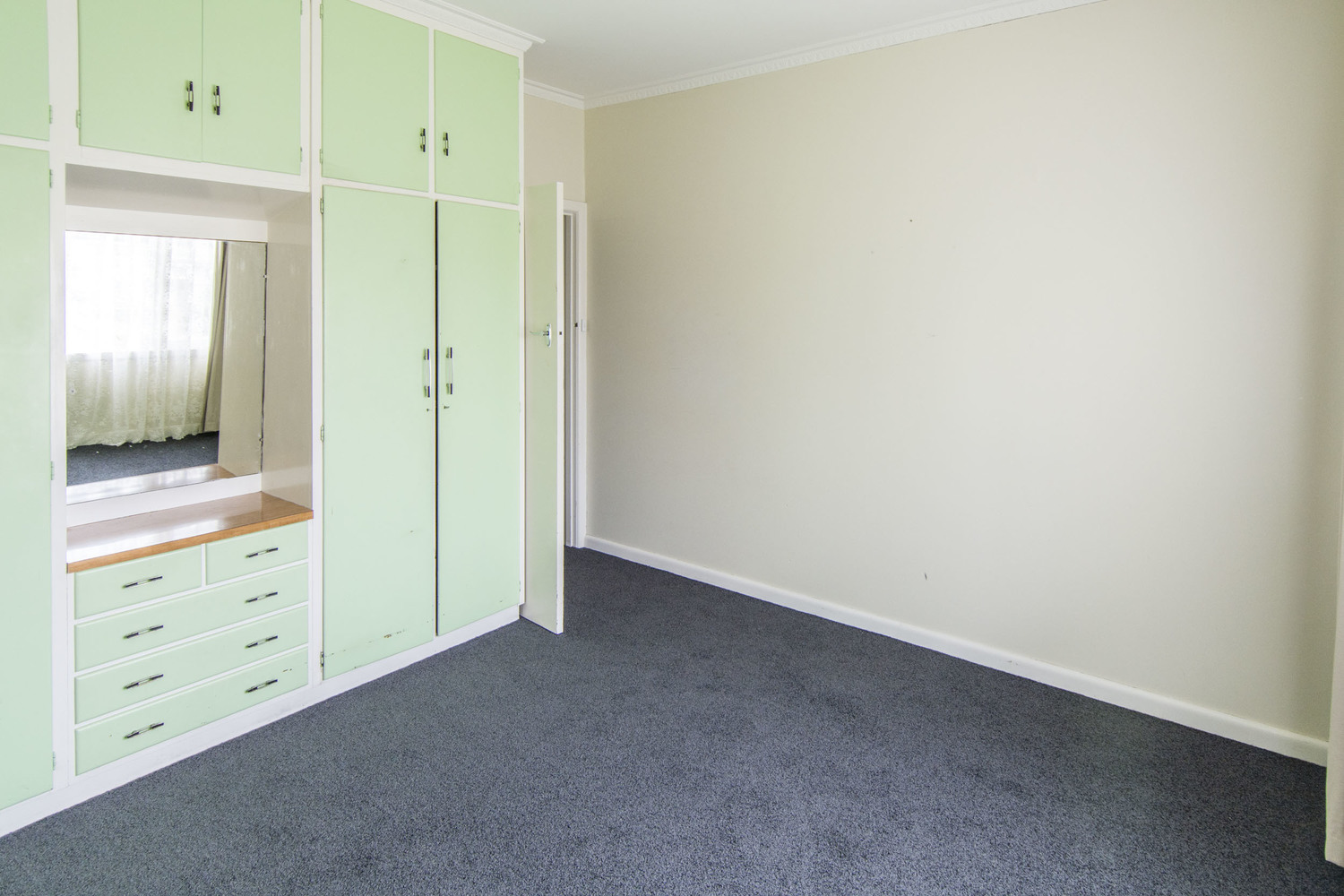 50 Williams Road, Horsham