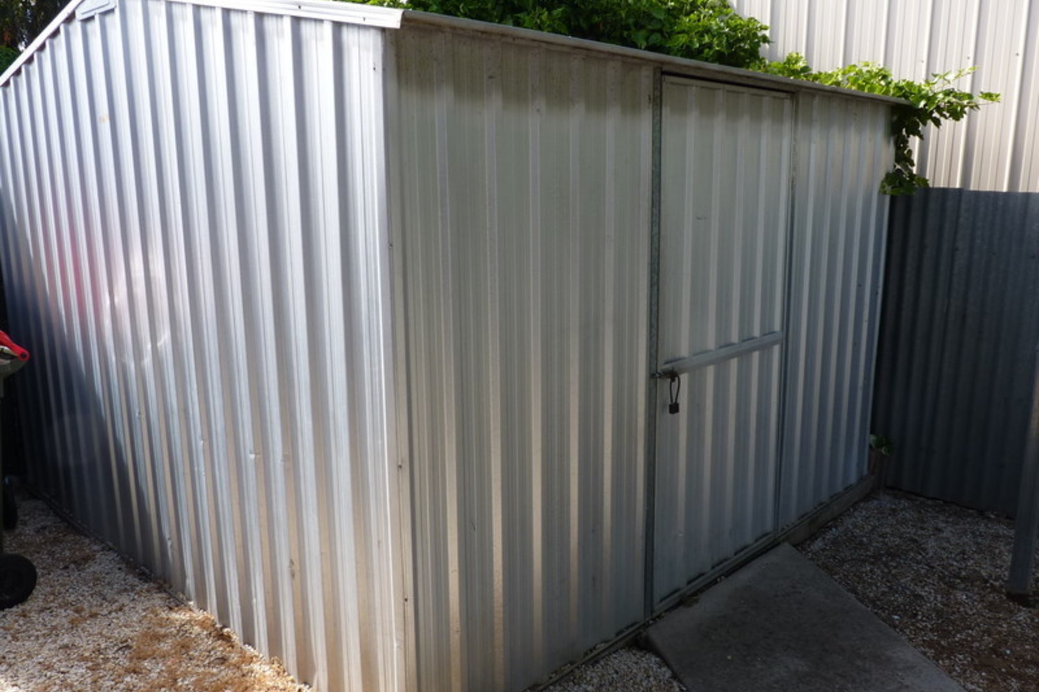 2 / 6 John Street, Horsham