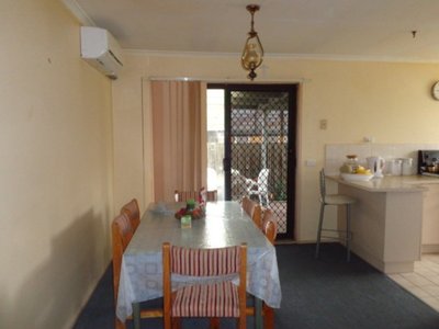 64 Edeys Run, Hampton Park