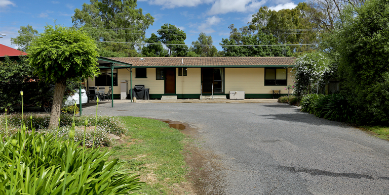 13 Railway Street, Euroa