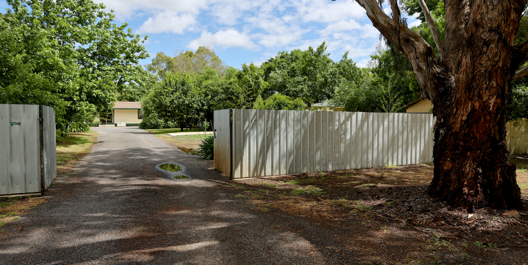 13 Railway Street, Euroa