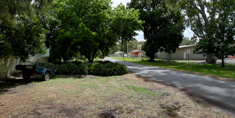 13 Railway Street, Euroa