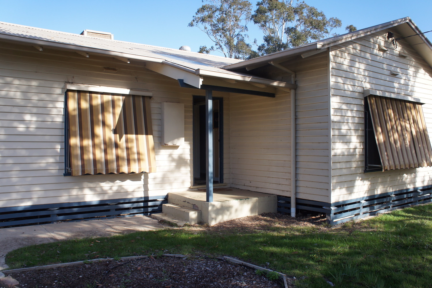 8 Sinclair Place, Horsham