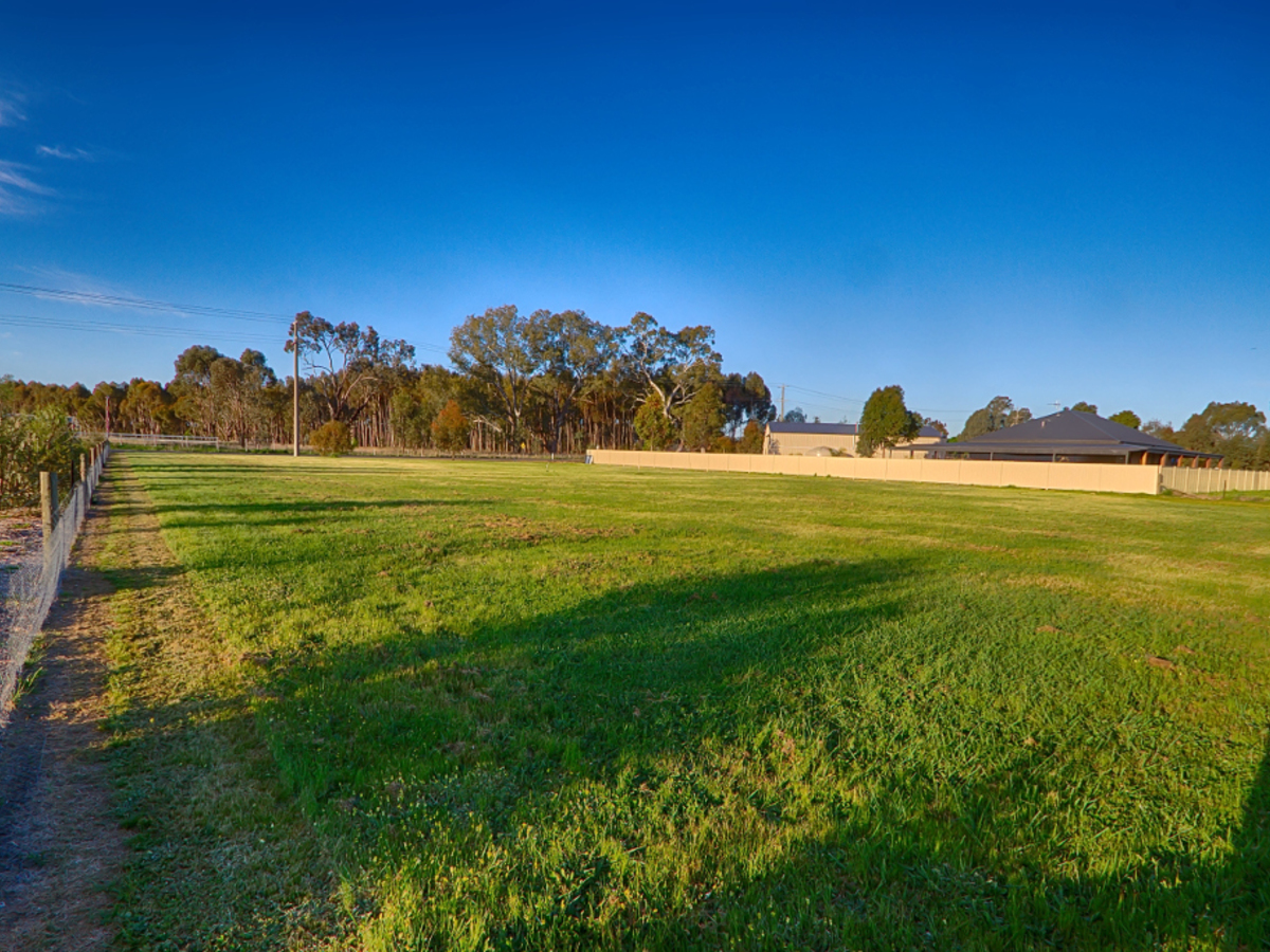 92 Racecourse Road, Benalla