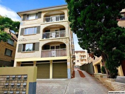 2 / 12 Pearson Street, Gladesville