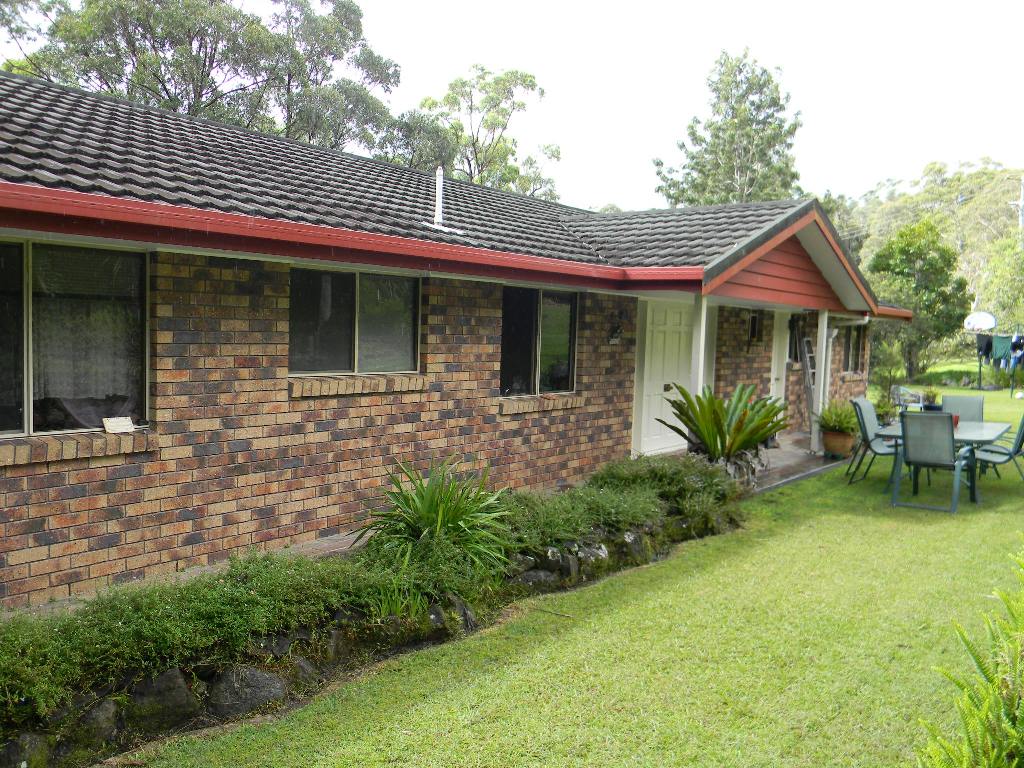 "One man is no more nobler than another, except for those of good character" (Tenant)