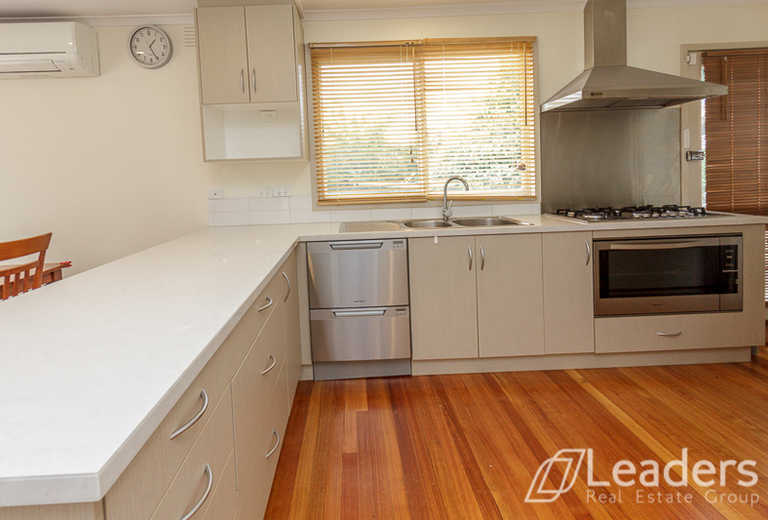 9 Yardley Drive, Wheelers Hill