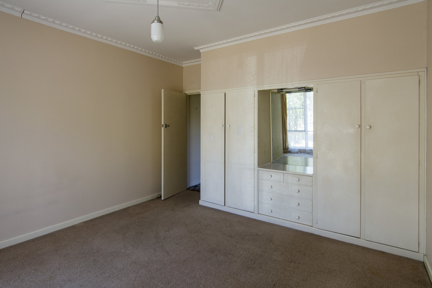36 Bennett Road, Horsham