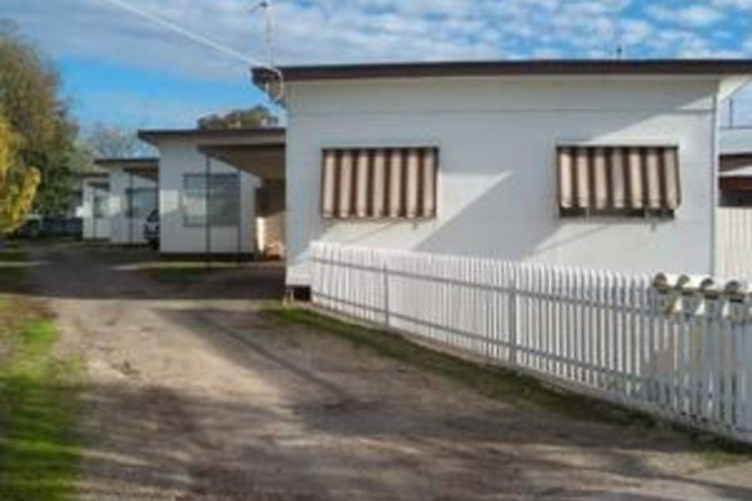 2 / 9 Burgess Street, Horsham
