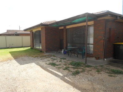 3 / 9 Young Street, Horsham