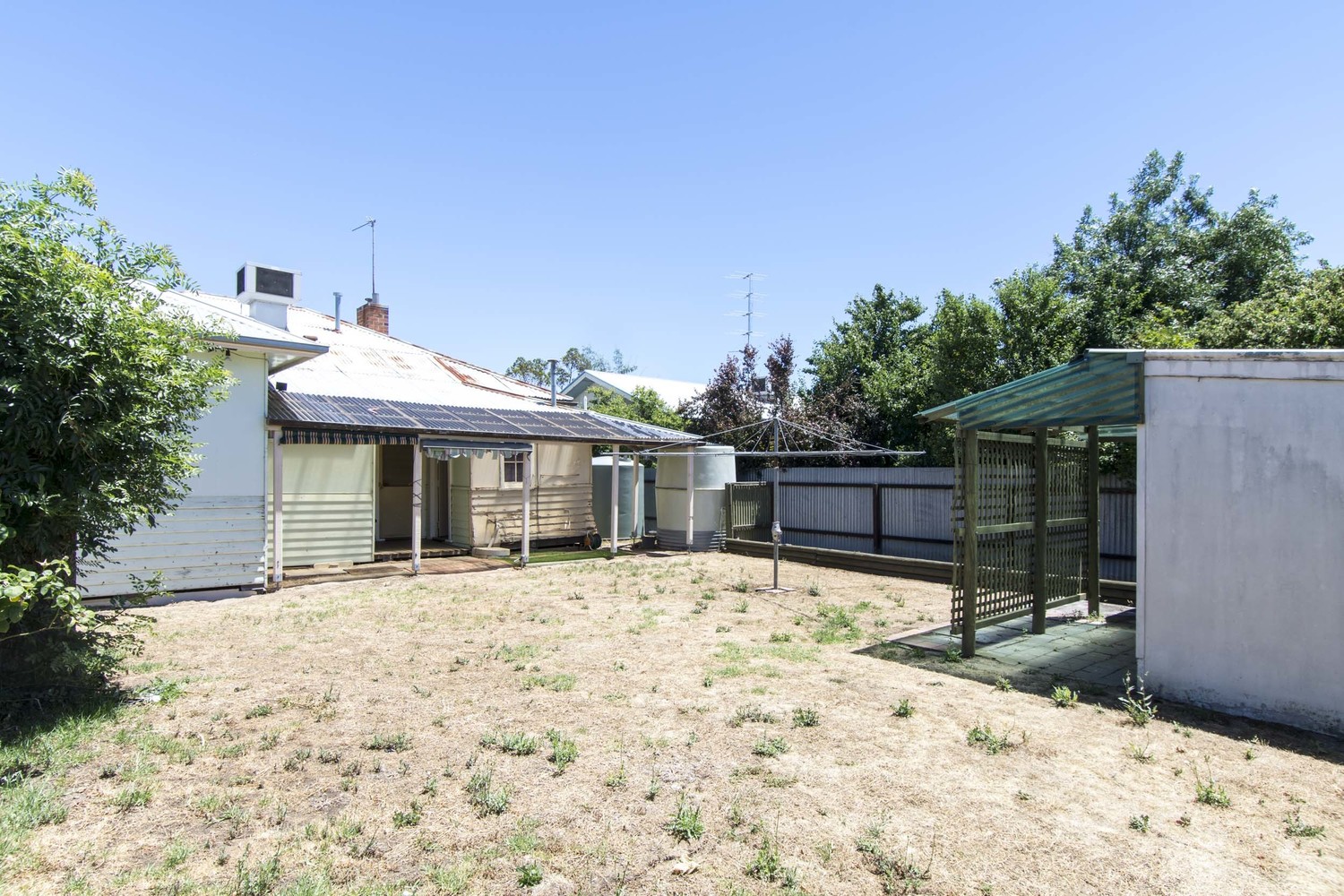 6 Cecil Street, Horsham