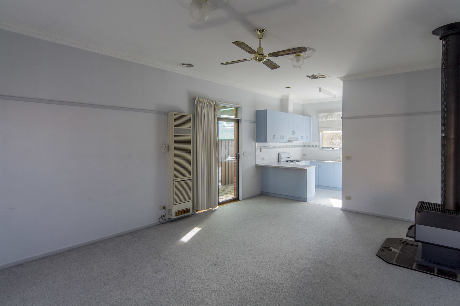 6 Hopkins Drive, Horsham