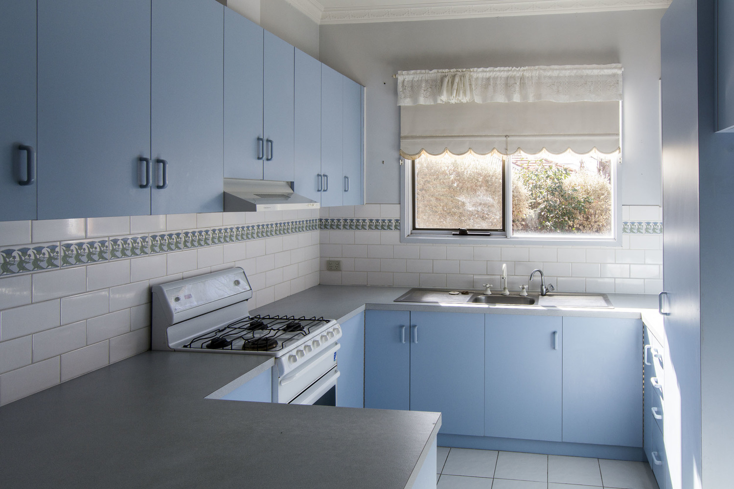 6 Hopkins Drive, Horsham
