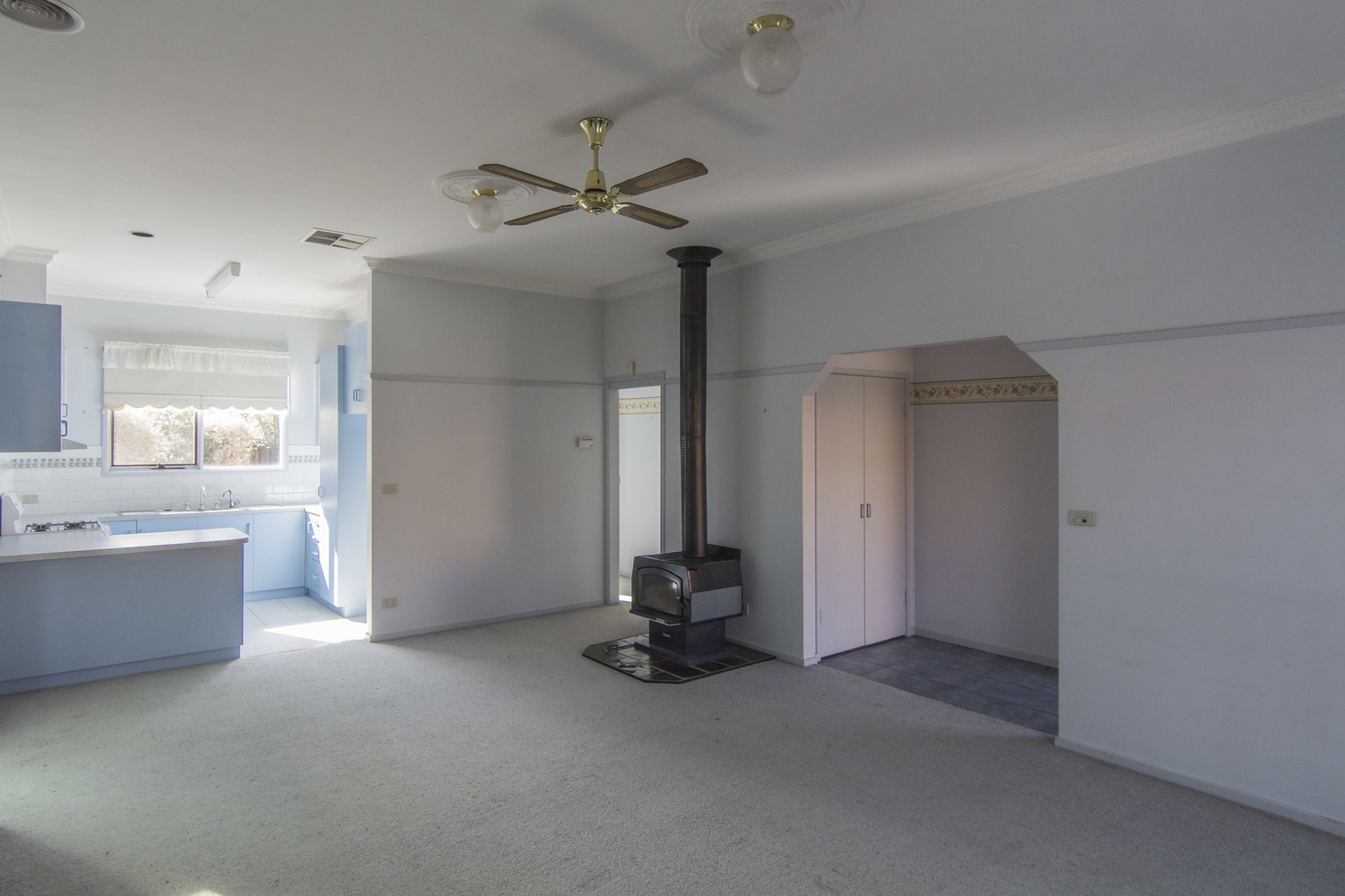 6 Hopkins Drive, Horsham