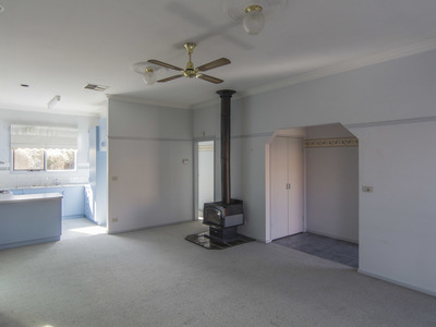 6 Hopkins Drive, Horsham