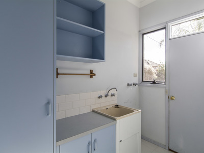 6 Hopkins Drive, Horsham