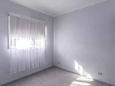 6 Hopkins Drive, Horsham